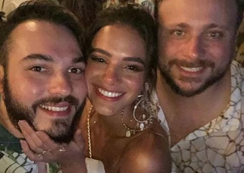 Bruna Marquezine se diverte com amigos em balada de réveillon em Noronha 
