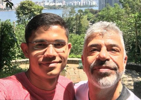 Lulu Santos ganha declaração do namorado: 'Melhor presente dessa vida'