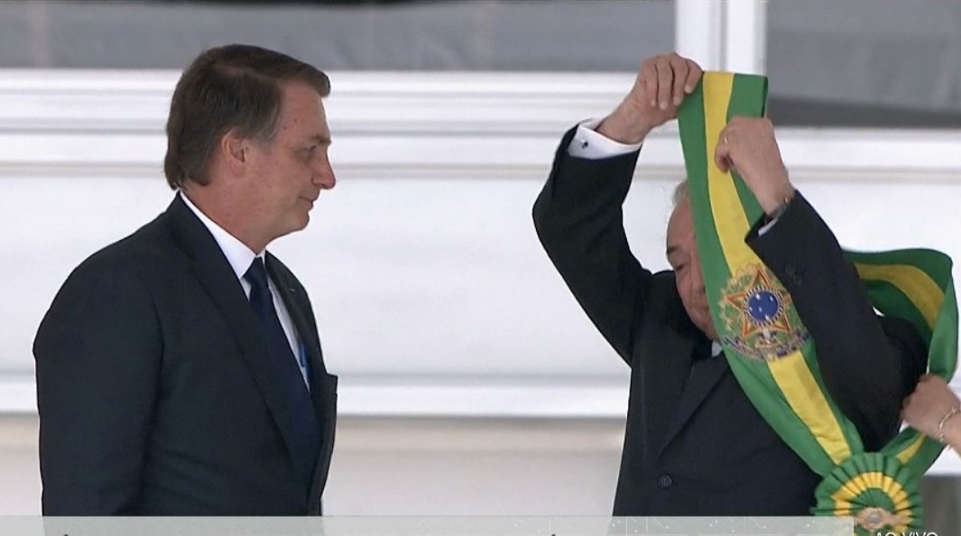 Temer se despede da equipe e embarca para São Paulo, onde vai morar