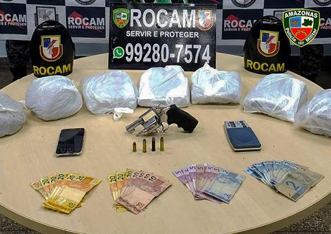 Em Manaus, homem é preso enquanto vendia drogas em esquina