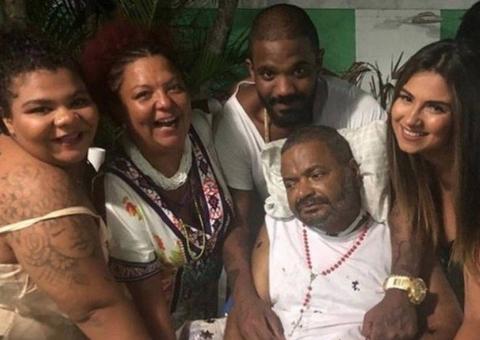 Filha posta foto com Arlindo Cruz e conta que o pai está começando a falar 