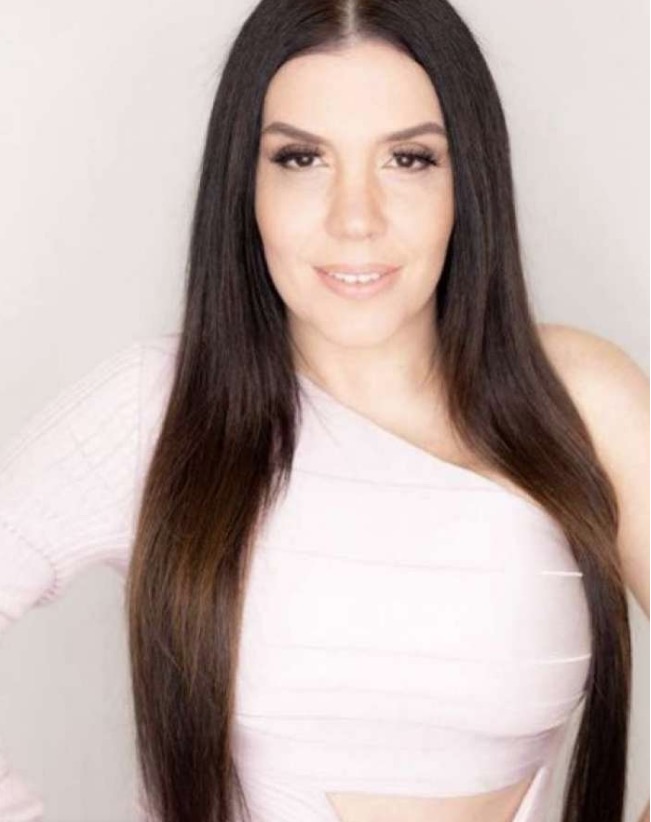 Simony passa a receber R$300 de pensão da filha com jogador Diego Souza e se revolta