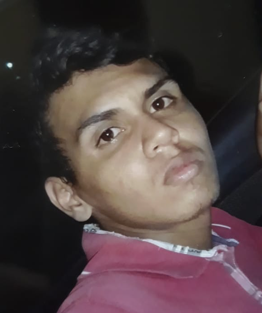 Jovem sai para abastecer moto e desaparece misteriosamente em Manaus