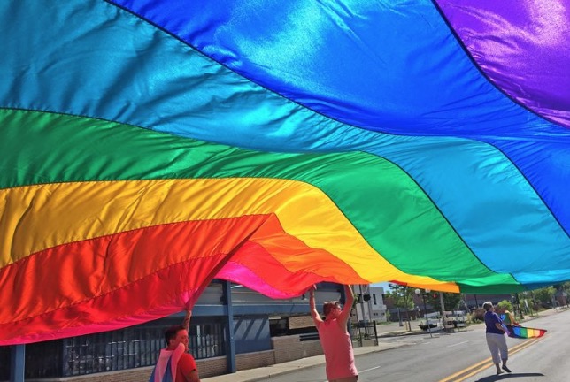 MP assinada por Bolsonaro retira LGBTs das diretrizes de Direitos Humanos 