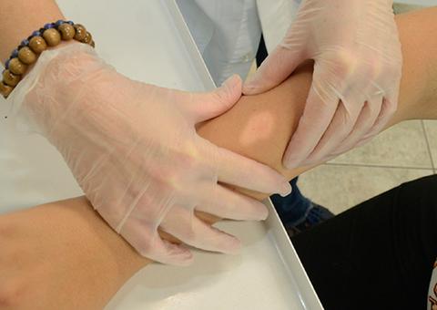 'Janeiro Roxo' reforça combate à hanseníase com mutirões dermatológicos em Manaus