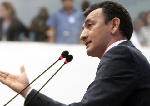 Apoiador de Amazonino vai assumir Secretaria de Educação da capital  