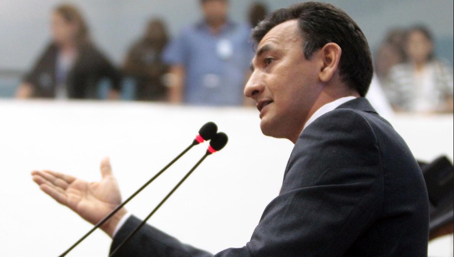 Apoiador de Amazonino vai assumir Secretaria de Educação da capital  