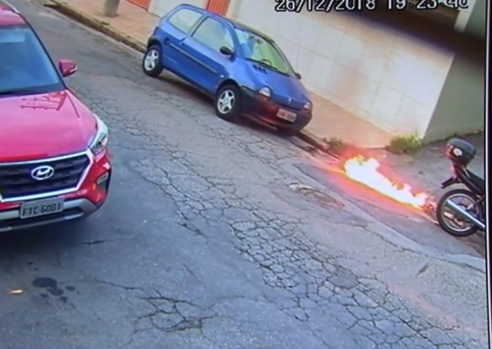 Homem que ateou fogo na ex-mulher e fugiu é preso 