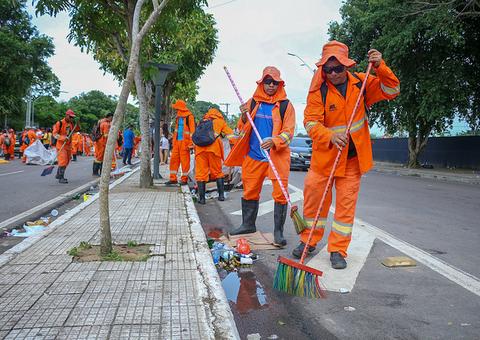 Festas de Réveillon em Manaus geram mais de 90 toneladas de lixo