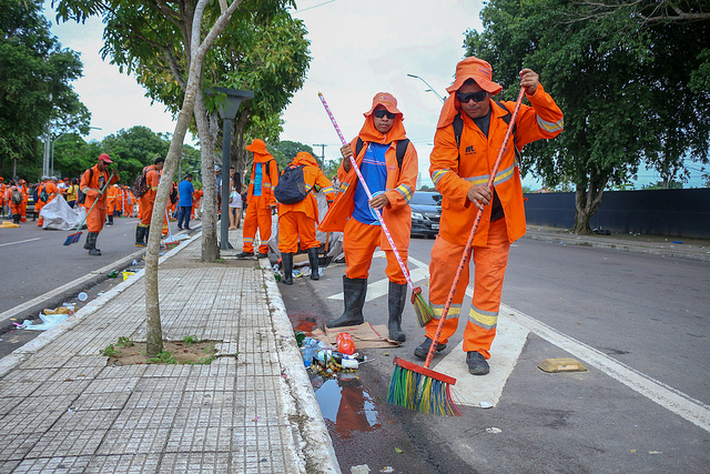 Festas de Réveillon em Manaus geram mais de 90 toneladas de lixo