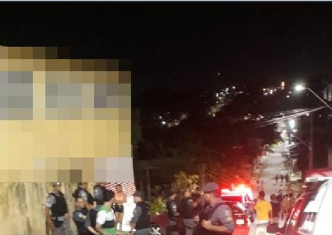 Homem é alvejado a tiros dentro do próprio veículo em Manaus