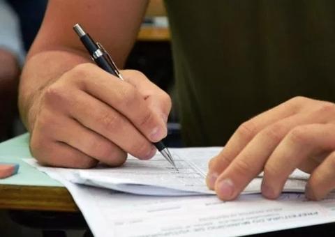 Prefeitura lança edital de processo seletivo com salários de até R$ 2,8 mil no Amazonas