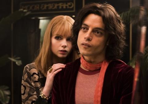 Ator que interpretou Freddie Mercury nos cinemas está namorando par romântico no filme