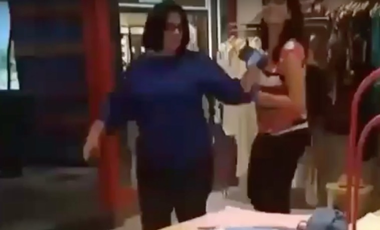 Damares se diz constrangida e deixa loja após ser questionada por vendedor 