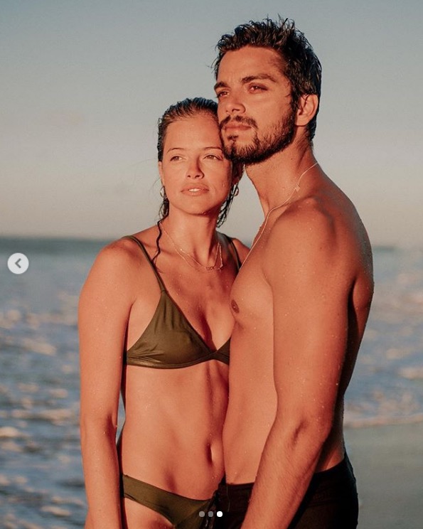  Ágatha Moreira e Rodrigo Simas oficializam namoro em viagem pelo Nordeste