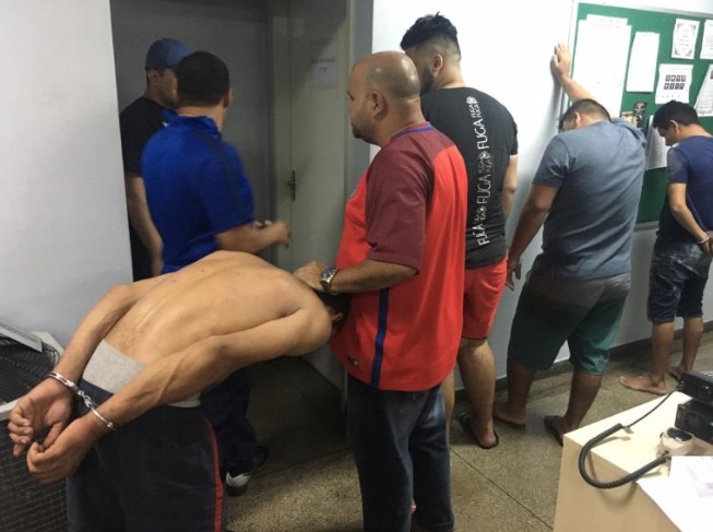 Grupo suspeito de invadir e roubar casa de delegado da PC é preso em Manaus
