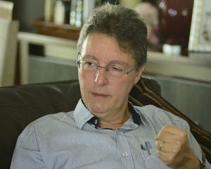 Luiz Castro não pode falar em nome da Seduc sem ter sido nomeado