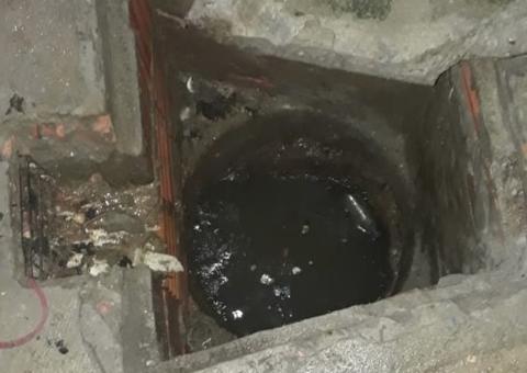 Criança de 3 anos é engolida por bueiro durante temporal no Amazonas