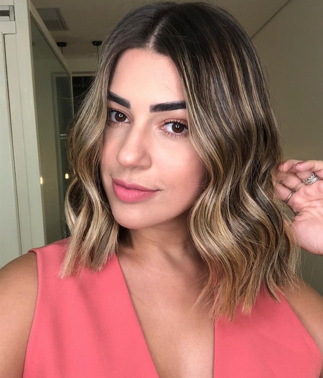  Vivian Amorim 'radicaliza' com novo visual: 'um belo dia resolvi mudar'