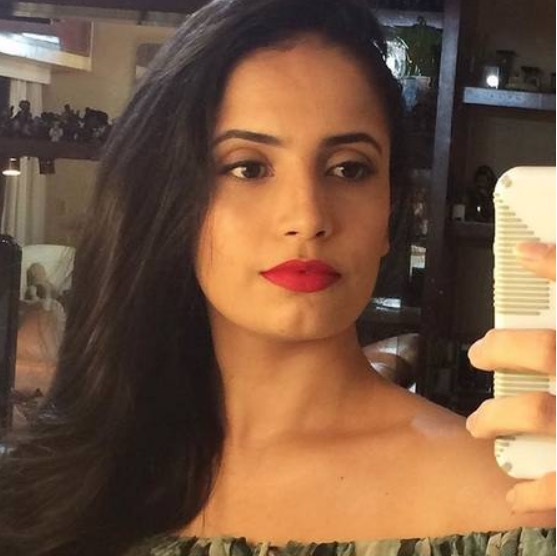 Aos 77 anos, Erasmo Carlos se casa no civil com pedagoga de 28 