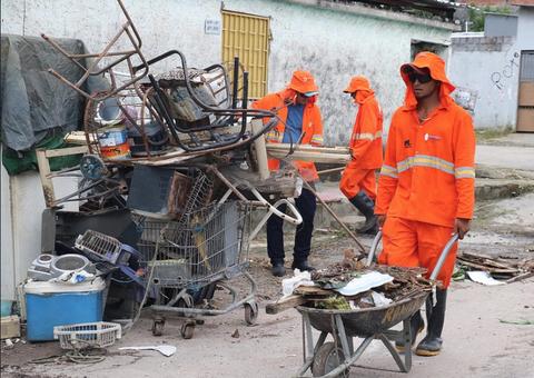 Mutirão inicia limpeza de entulhos do Vale do Sinai 