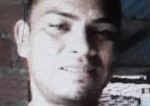 Jovem sai com amigo para área de mata e desaparece em Manaus