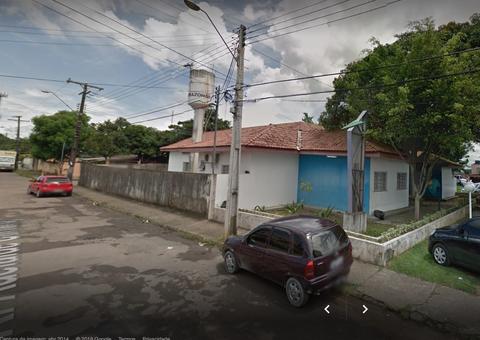 Pai adotivo é indiciado por maus-tratos após bebê morrer em hospital de Manaus