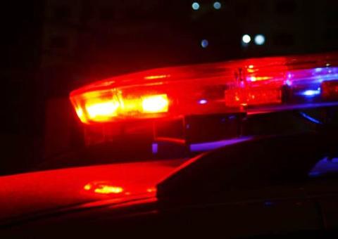 Jovem é arrastado para porta-malas e sofre sequestro relâmpago em Manaus