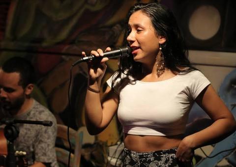 Gabriella Dias e banda realizam show no Cine Teatro Guarany