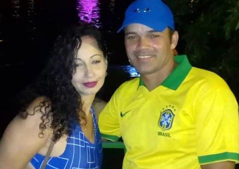 Casal morre ao fazer selfie em pedras de praia