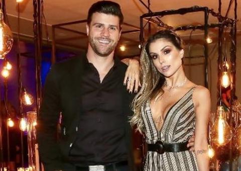 Flávia Viana e Marcelo Zangrandi reatam namoro e postam fotos