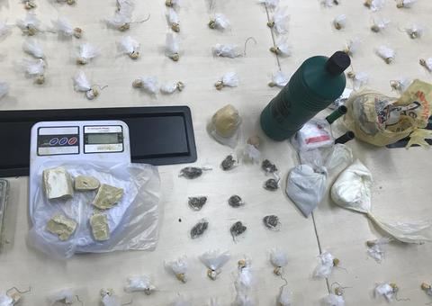 Polícia apreende drogas no Complexo da Mini Vila Olímpica em Manaus
