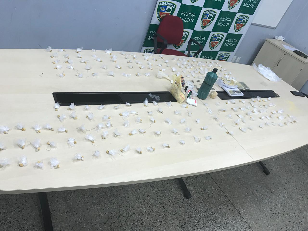 Polícia apreende drogas no Complexo da Mini Vila Olímpica em Manaus