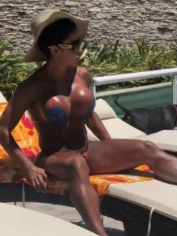 Seios de Gracyanne Barbosa roubam a cena em bronzeamento de fita em casa