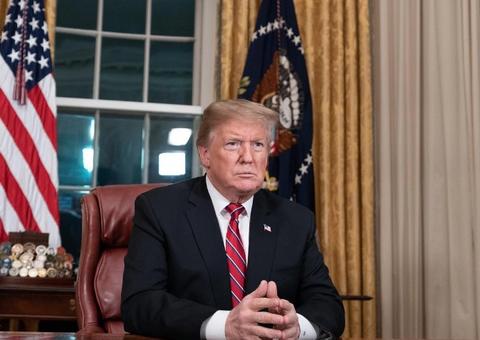 Na TV, Trump defende construção de muro na fronteira com o México