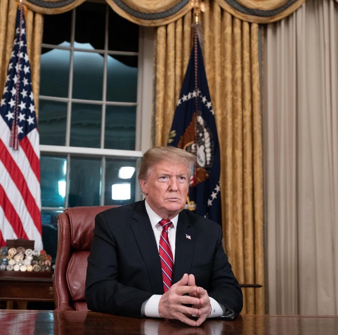 Na TV, Trump defende construção de muro na fronteira com o México