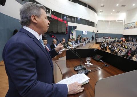 Prefeito Arthur Neto abre os trabalhos na Câmara Municipal de Manaus 