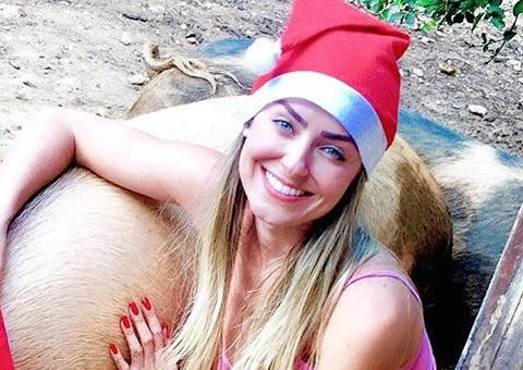 BBB19: Paula tem seis cachorros e uma porca de estimação