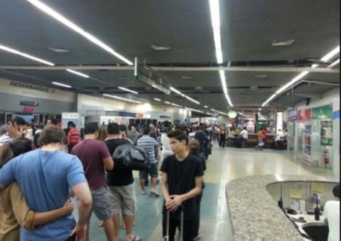 Em Manaus, aeroporto opera por instrumento e voo é cancelado nesta quinta-feira 