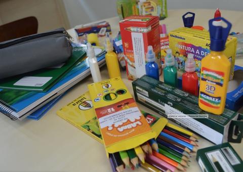 Impostos chegam a quase 50% do preço do material escolar, diz pesquisa