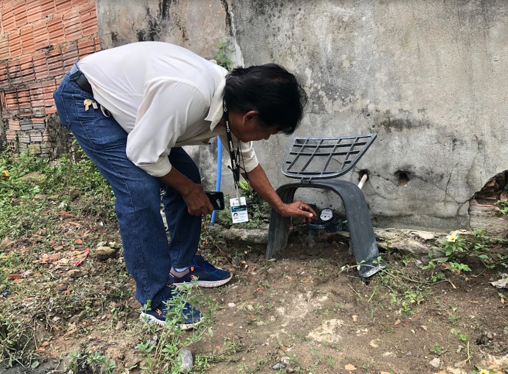 Dona de casa gastava R$ 3 mil com conta de água por falta de orientação em Manaus