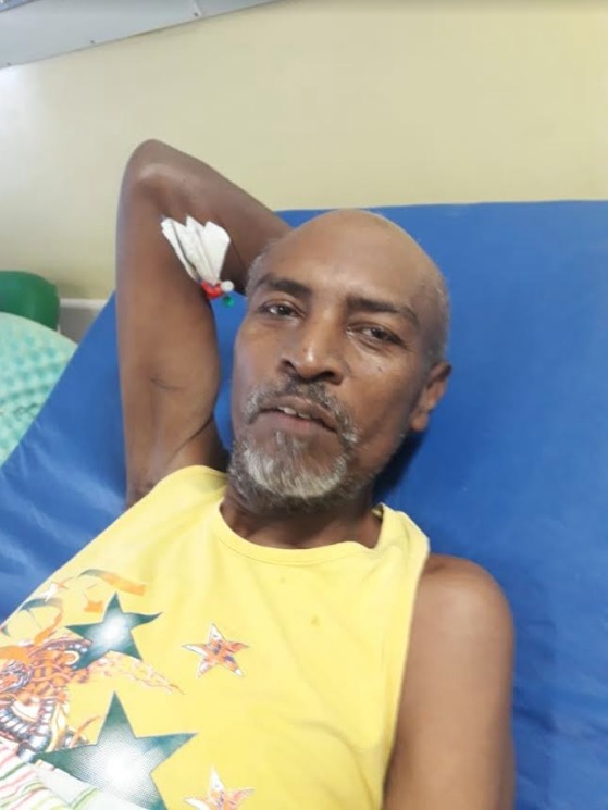 Hospital 28 de Agosto procura família de paciente internado