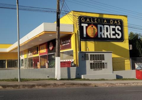 Homem leva tiro no rosto dentro de estacionamento de centro comercial em Manaus