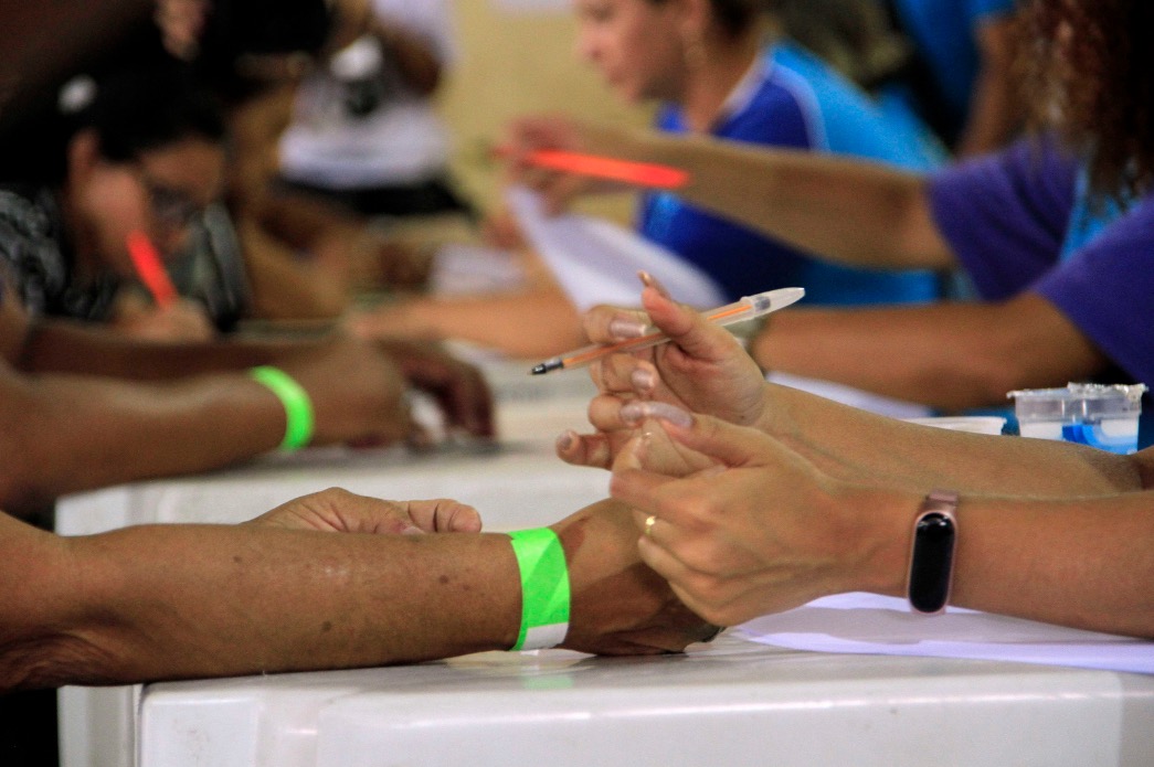 Prefeitura libera ordem de pagamento de aluguel para 546 famílias do incêndio no Educandos