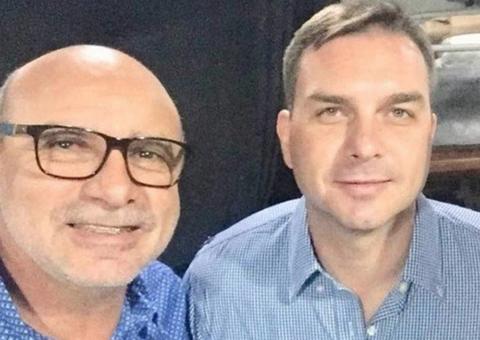 Queiroz, ex-assessor de Flávio Bolsonaro, dança no hospital; veja o vídeo