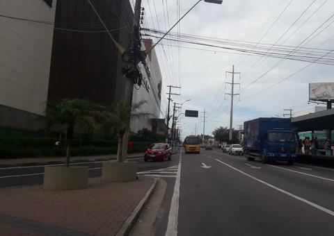 Dupla suspeita de cometer assalto morre após troca de tiros com a polícia em Manaus