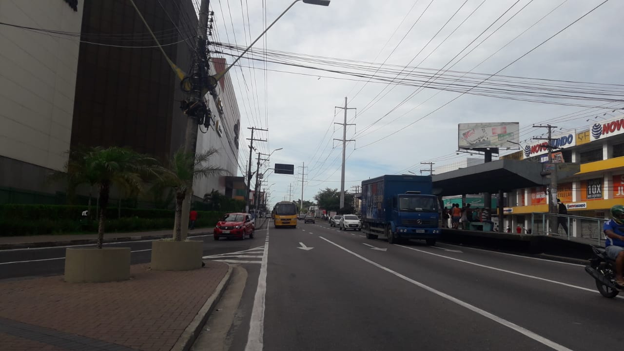 Dupla suspeita de cometer assalto morre após troca de tiros com a polícia em Manaus