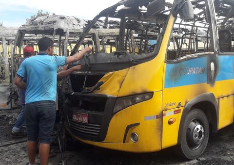 Em Manaus, trabalhadores lamentam perda de Alternativos e não descartam incêndio criminoso