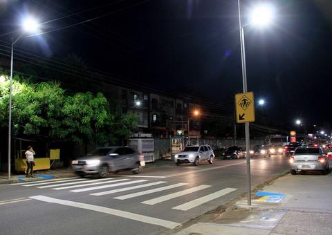 Manaus registra queda de atropelamentos após implantação de iluminação LED, diz pesquisa