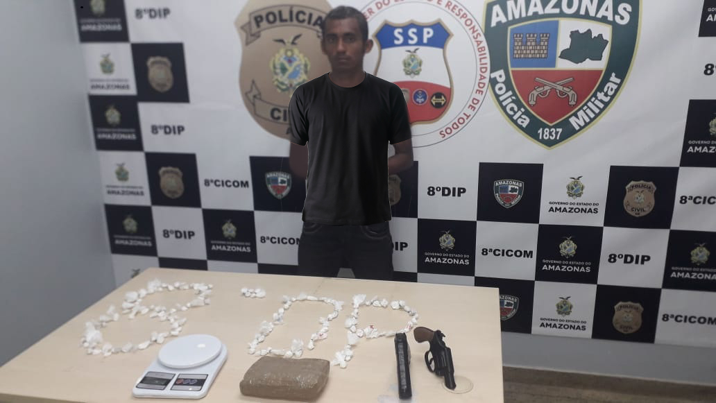 Homem é preso com simulacros e cocaína em embarcação no porto de Manaus 